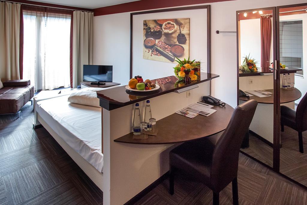 לנדשט Hotel Lifestyle מראה חיצוני תמונה